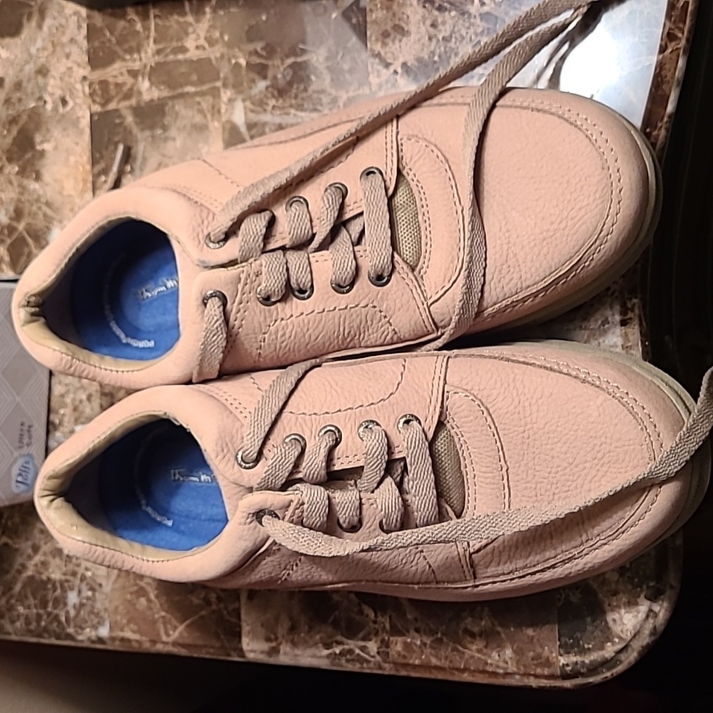 NWOT Thom McAn sneakers